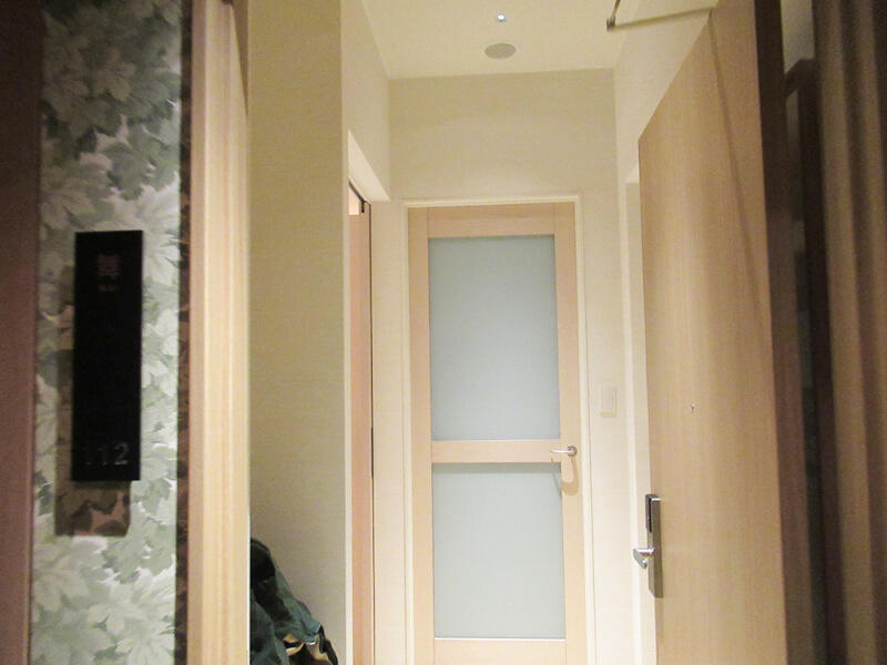 ソレスト高千穂 口コミ　特別室Bの入り口の写真